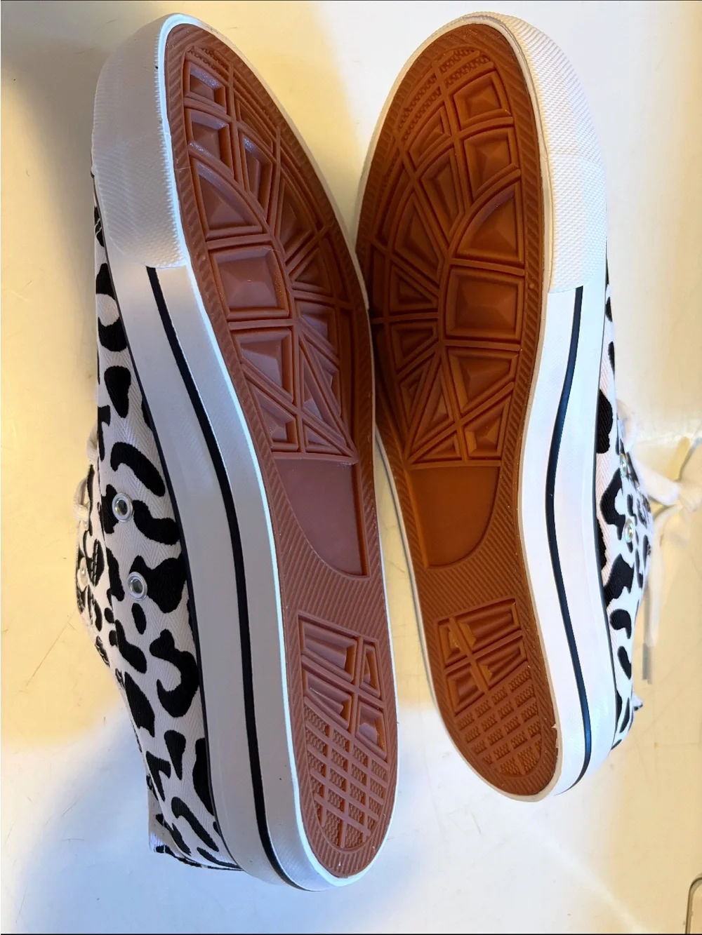 Women’s High-Top Leopard Print Sneakers - White/Black